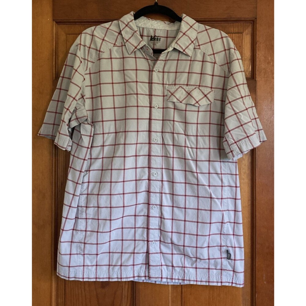 REI Mens L Short Sleeve Gray Red Plaid Camp Style Button Up Shirt Lightweight